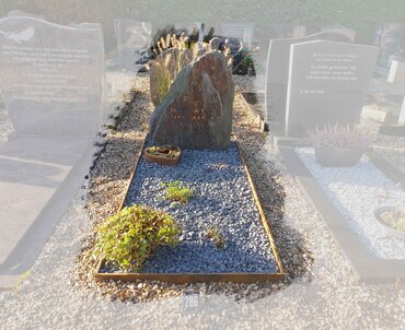 grafsteen begraafplaats jaarsveld cortenstaal